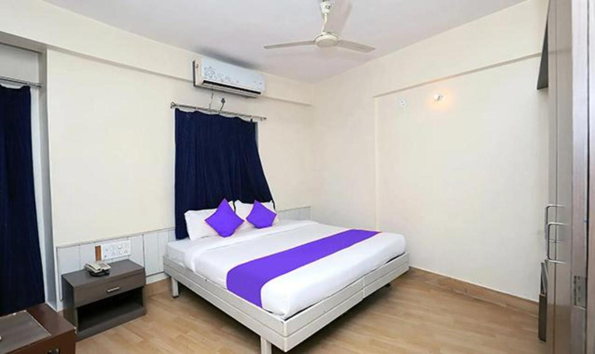 OYO 15983 Hotel Devpriya Aurangabad  Buitenkant foto