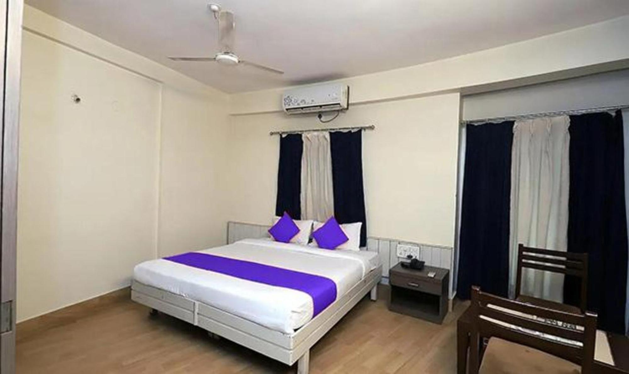 OYO 15983 Hotel Devpriya Aurangabad  Buitenkant foto