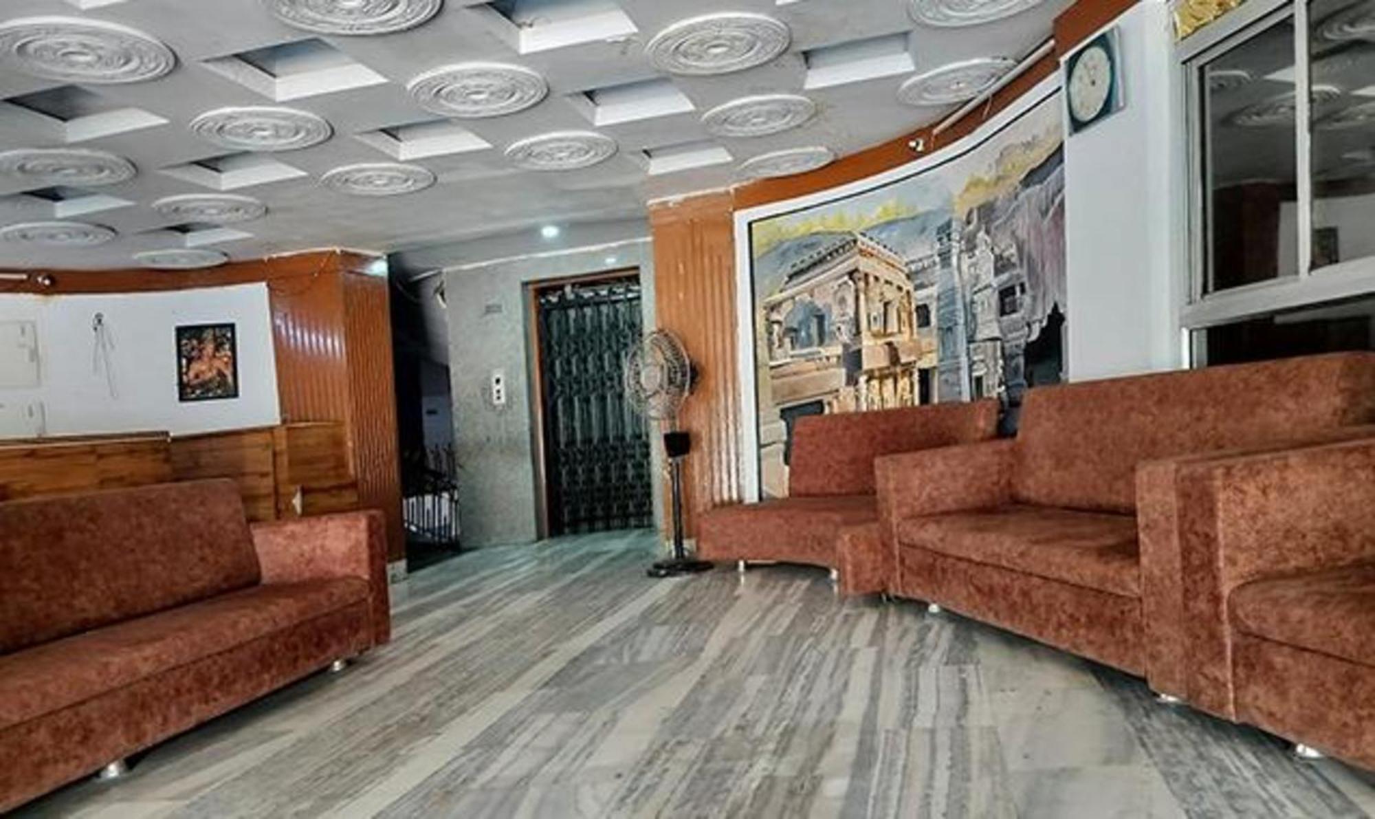 OYO 15983 Hotel Devpriya Aurangabad  Buitenkant foto